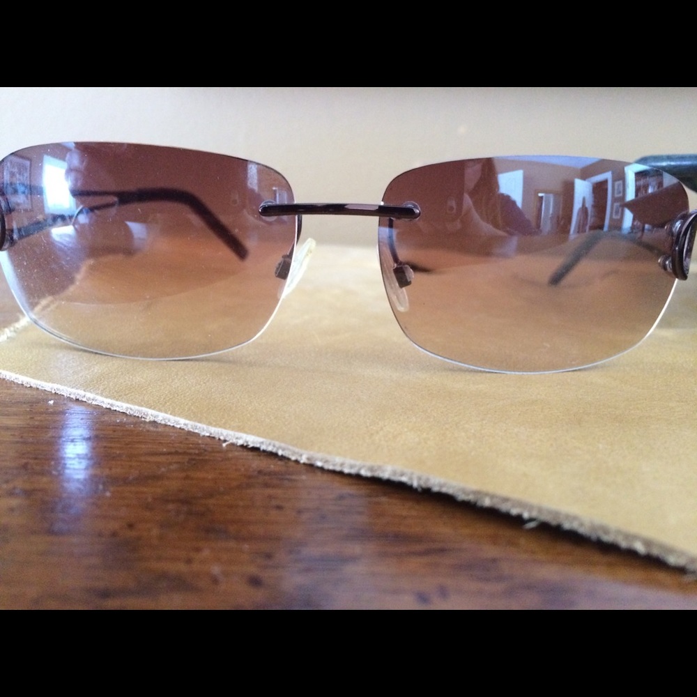 Brown sunglasses